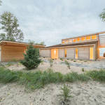 Superb Wooden Beach House in Canada-11