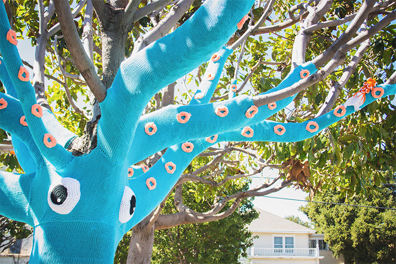 Yarn Bombed Tree Squid4 – Fubiz Media