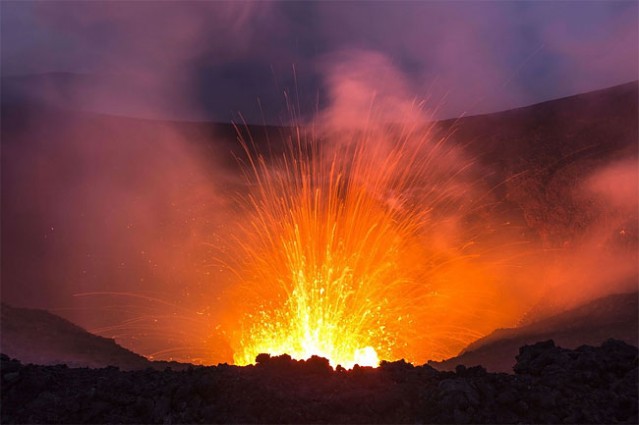 Edge of a Volcano – Fubiz Media