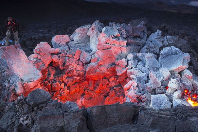 Edge of a Volcano – Fubiz Media