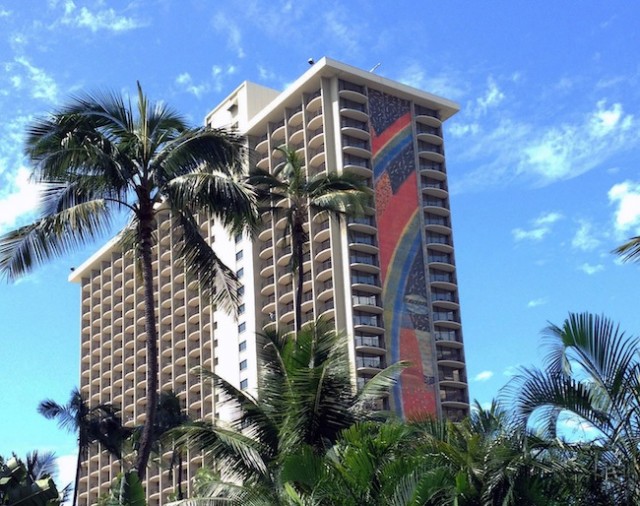 Hilton Hawaiian Village unveils $4.25m Rainbow Mural restoration ...