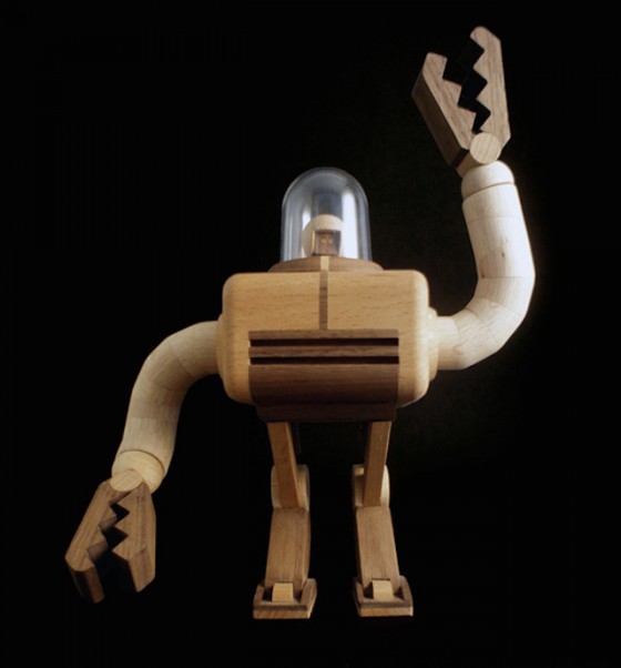 Wooden Robot Figurines – Fubiz Media