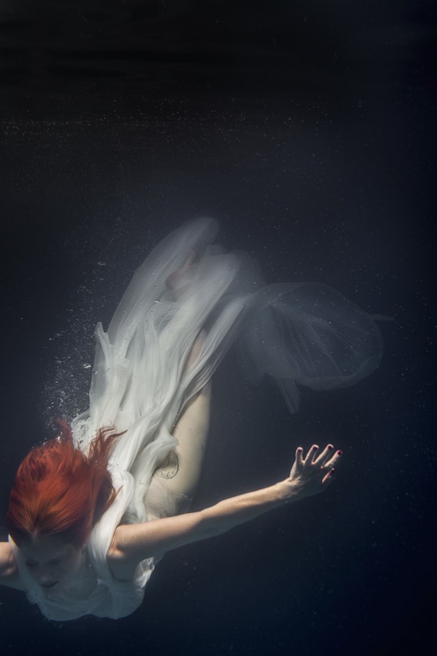 Underwater Dancing Photography – Fubiz Media