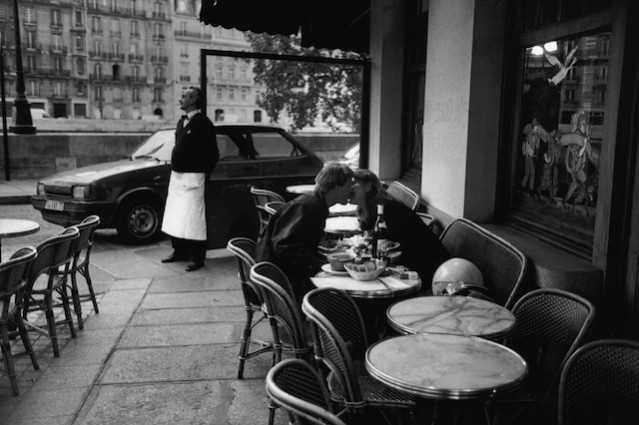 Black and White Couples Photography in Paris – Fubiz Media