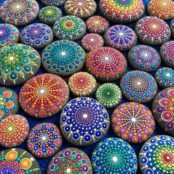 Ocean Stones Covered in Colorful Tiny Dots – Fubiz Media