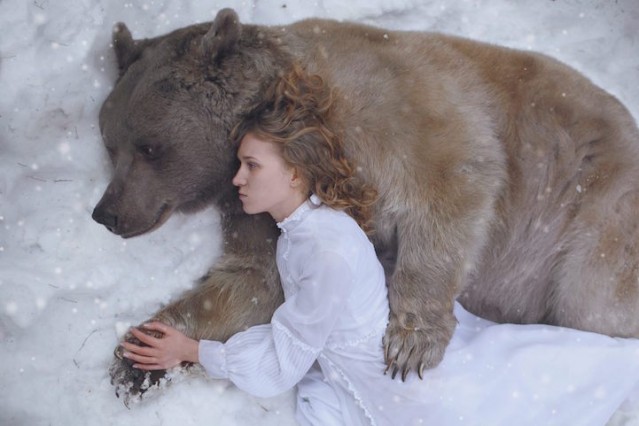 Portraits of Women with Wild Animals – Fubiz Media