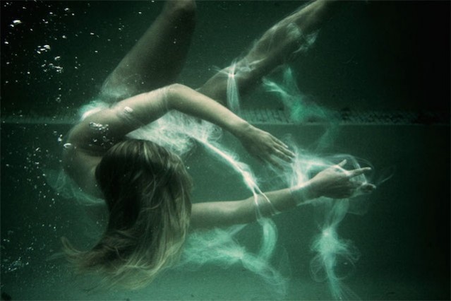 Underwater Sensual Portraits – Fubiz Media