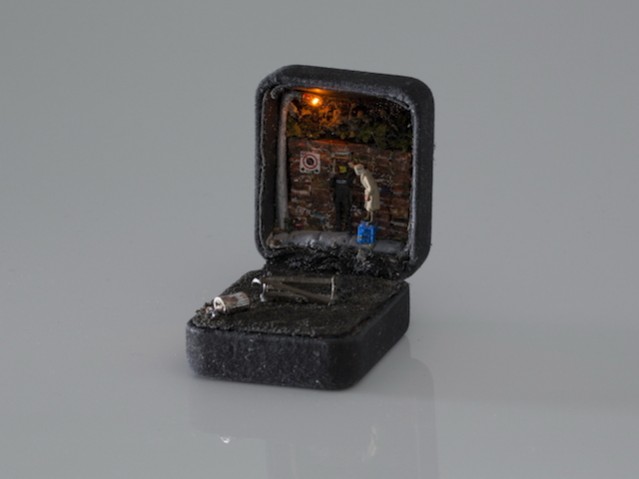 Little Scenes in Jewellery Boxes – Fubiz Media