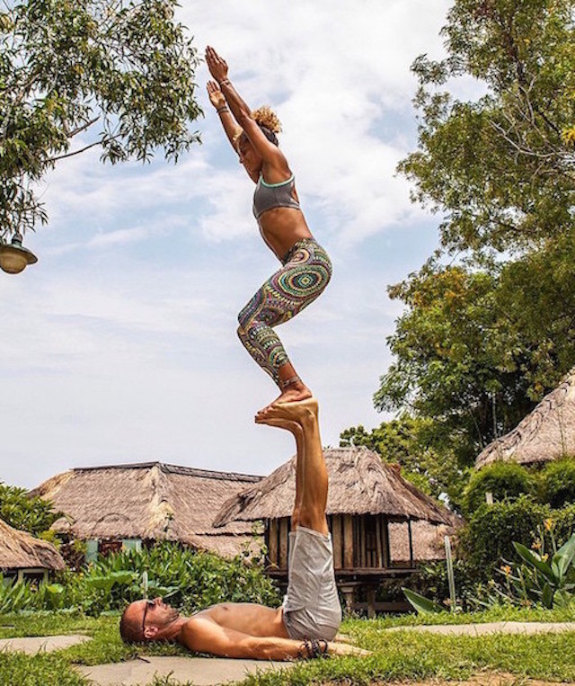 Gravity Defying Yoga Poses In Photos_15 – Fubiz Media, duo yoga