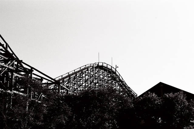 Japanese Abandoned Nara Dreamland Theme Park – Fubiz Media