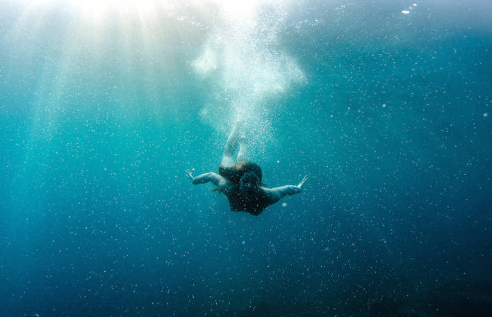 Dreamlike Underwater Nude Portraits – Fubiz Media