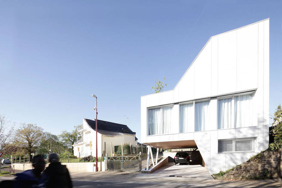 Flying Box House Built with Shipping Containers – Fubiz Media