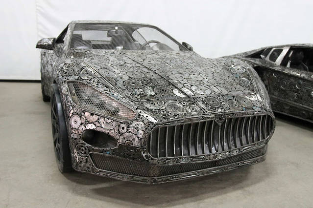 Iconic Cars Made With Junk Metals – Fubiz Media