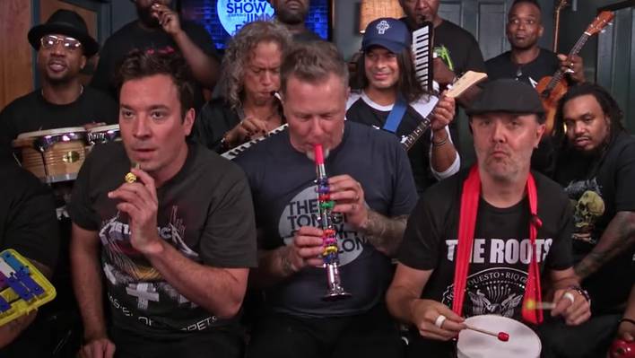 « Enter Sandman » by Jimmy Fallon, Metallica & The Roots with Classroom Instruments