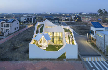 Alluring ‘Flying House’ in Seoul