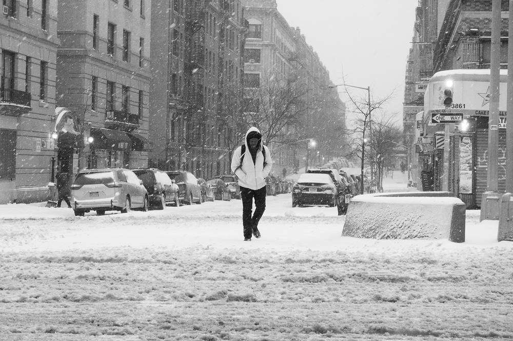 Beautiful Black & White Photographs of Snowy Winter in New York – Fubiz ...