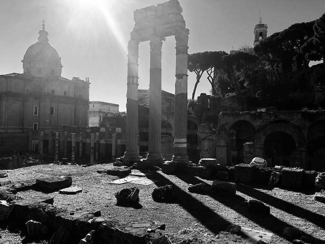 Stunning Shots of Rome in Black and White – Fubiz Media