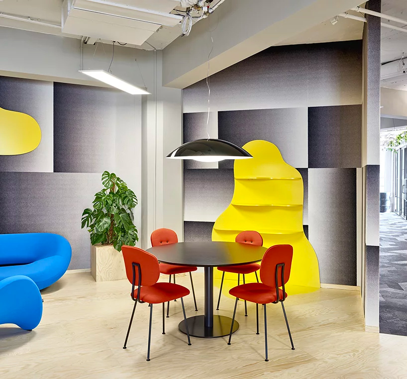 Colourful Office Interior Design – Fubiz Media