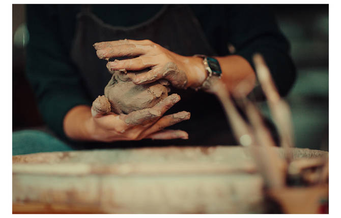 Discover Pottery through Beautiful Shots