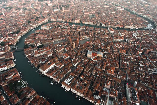 Beautiful Venice from Above – Fubiz Media