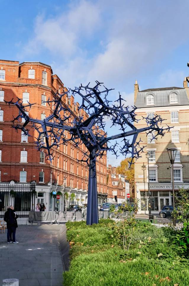 Impressive Aluminium Tree in London – Fubiz Media