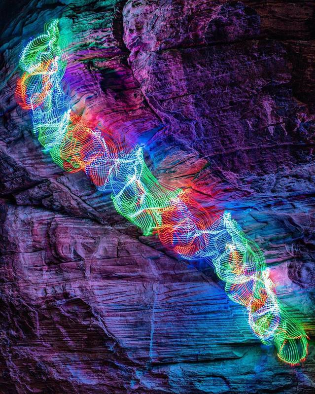 Pictures Illustrating Climbing Routes with Beautiful Lights – Fubiz Media